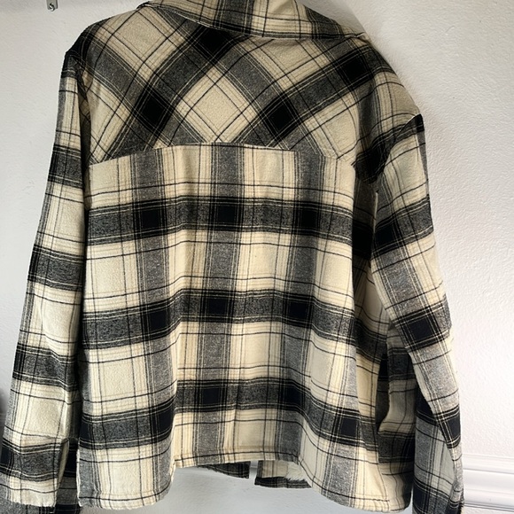 Excellent condition lucky brand button up flannel coat - Picture 5 of 6